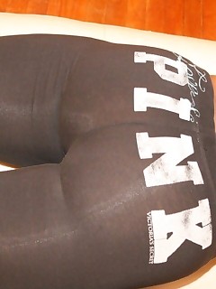 Biggest Dark Ebony Rump in Yogapants!